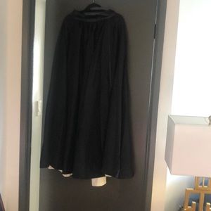 Long black skirt with zipper slit AND pockets